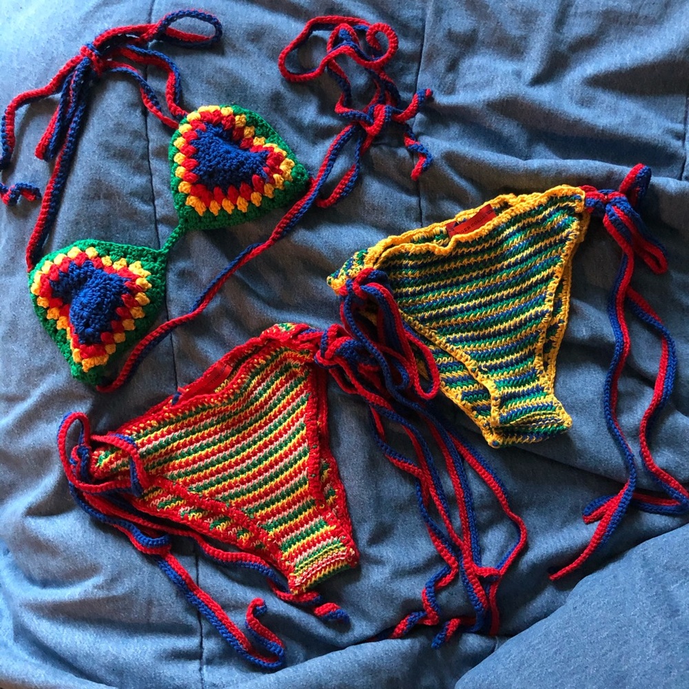 Crotchet Bikini one top two bottoms